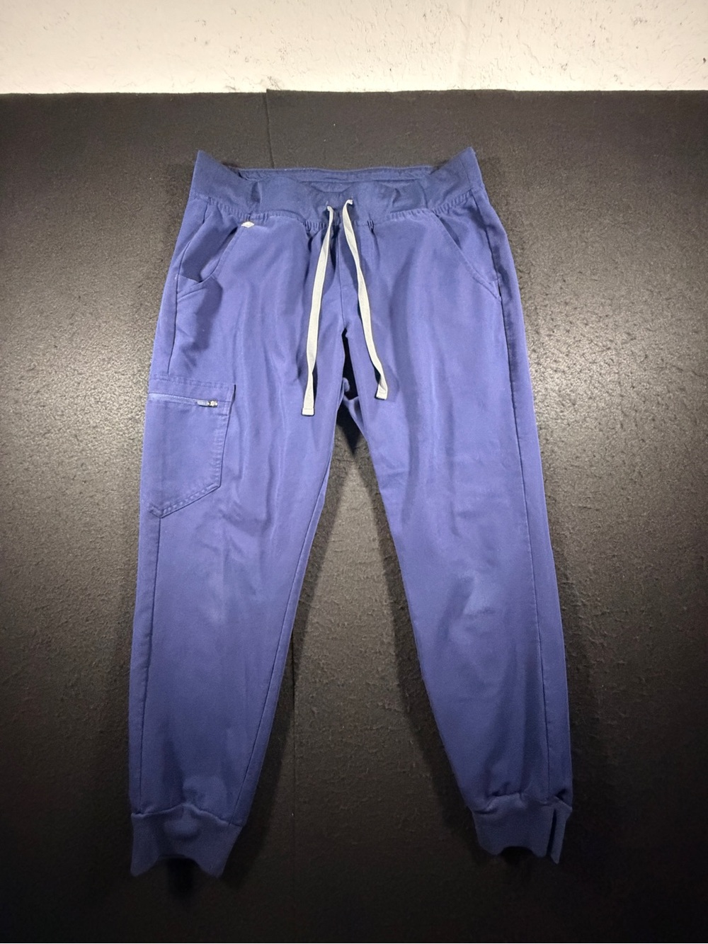 FIGS Navy blue scrub set - Picture 2 of 13
